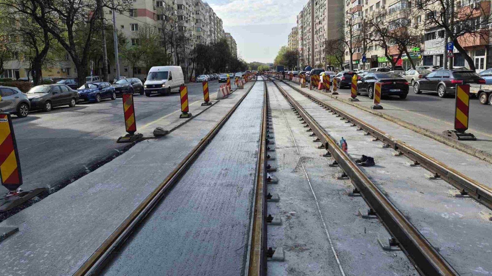Lucrările pentru modernizarea șinelor de tramvai de pe bulevardele Chișinău și Basarabia, aproape finalizate | Club Feroviar