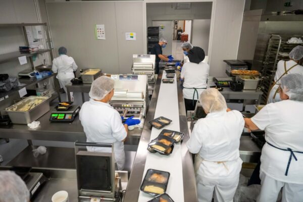 Banca Locală de Alimente Sector 6 vrea să colaboreze cu operatorii din HoReCa pentru reducerea risipei alimentare. Foto: PS6