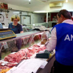 „Razie alimentara“ în Sectorul 2. Amenzi de 12 mii de euro pentru 10 comercianți | FOTO: Agerpres (ilustrativ)