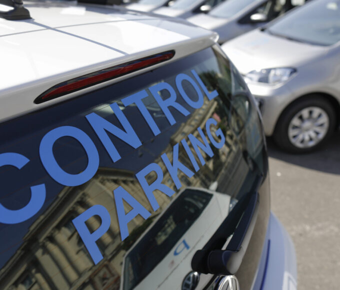 Dezbatere publică mimată pentru eliminarea parcării gratuite. Foto: Inquam Photos / Octav Ganea