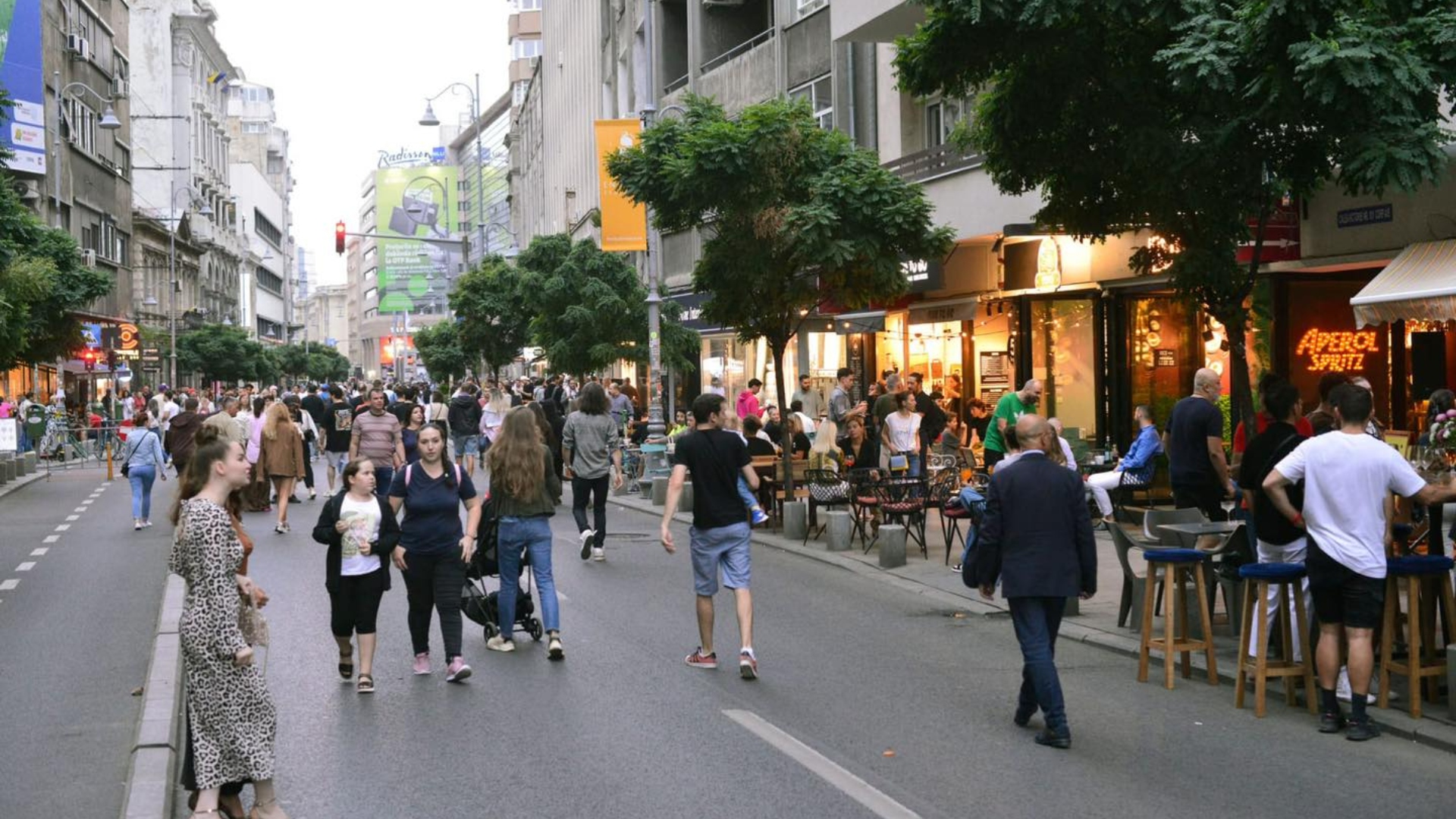 Aproape 40.000 de bucureșteni și turiști s-au distrat în primul weekend, la „Străzi Deschise – Promenadă Urbană”