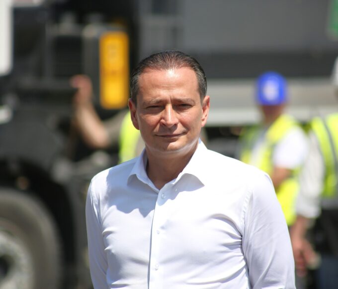 Ședința în care Sectorul 4 a votat bugetul record de 2,2 miliarde de euro, eclipsată de conferința lui Băluță de la planșeul Unirii