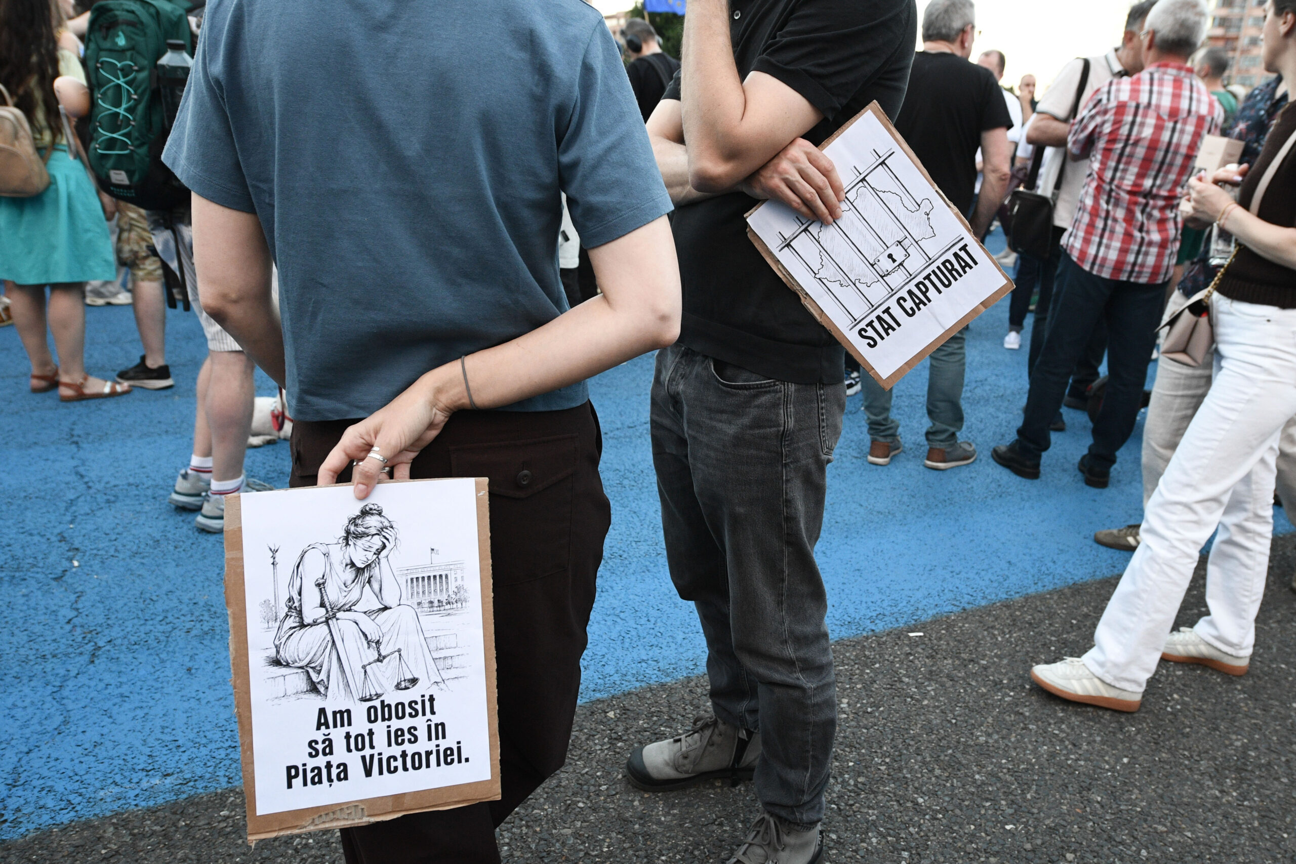 FOTOGALERIE | Protestul din Piața Victoriei, intitulat „E nevoie să apărăm democrația!”, surprins de fotoreporterii Inquam