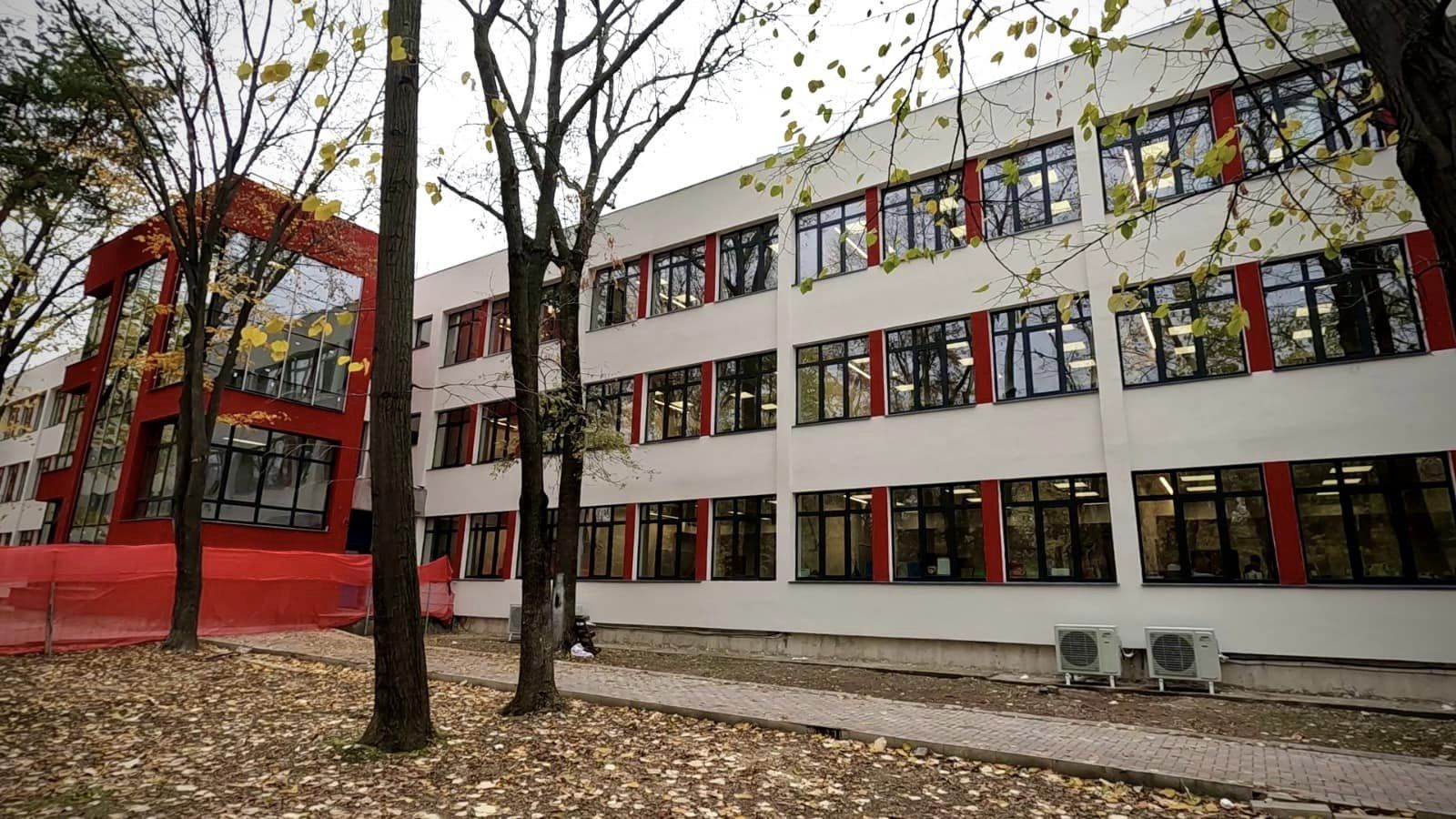 Renovarea Liceului Nichita Stănescu ajunge la 12 milioane de euro. Prețul, modificat a șasea oară | FOTO: FB/ Robert Negoiță