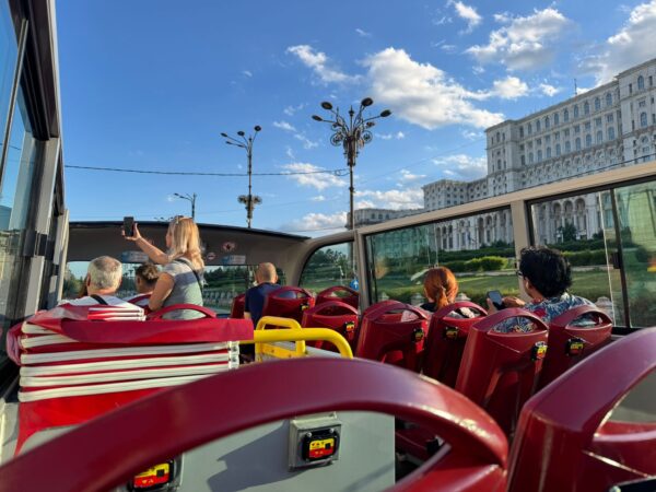 călătoriile cu autobuzele turistice