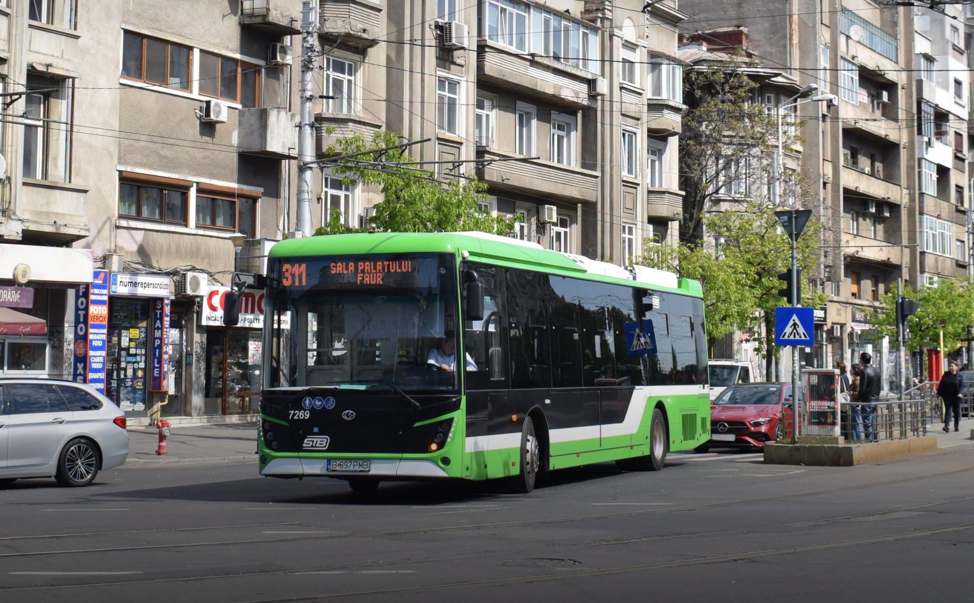 Liniile 205 și 311, deviate sâmbătă, pentru „Marșul Bucharest Pride”