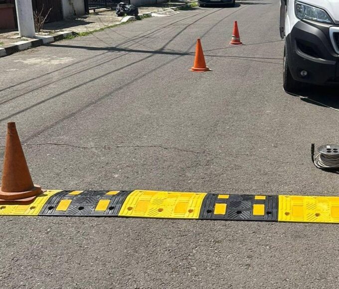 Primăria comunei 1 Decembrie cumpără 39 de limitatoare de viteză cu peste 53.000 de euro