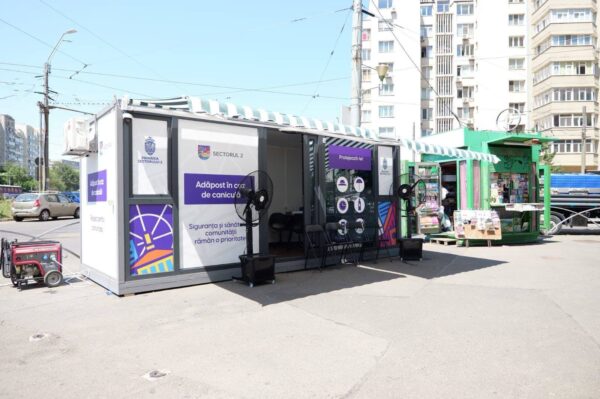 Primăria Sectorului 2 a amenajat trei zone unde bucureștenii se pot răcori în zilele caniculare. FOTO: PS2