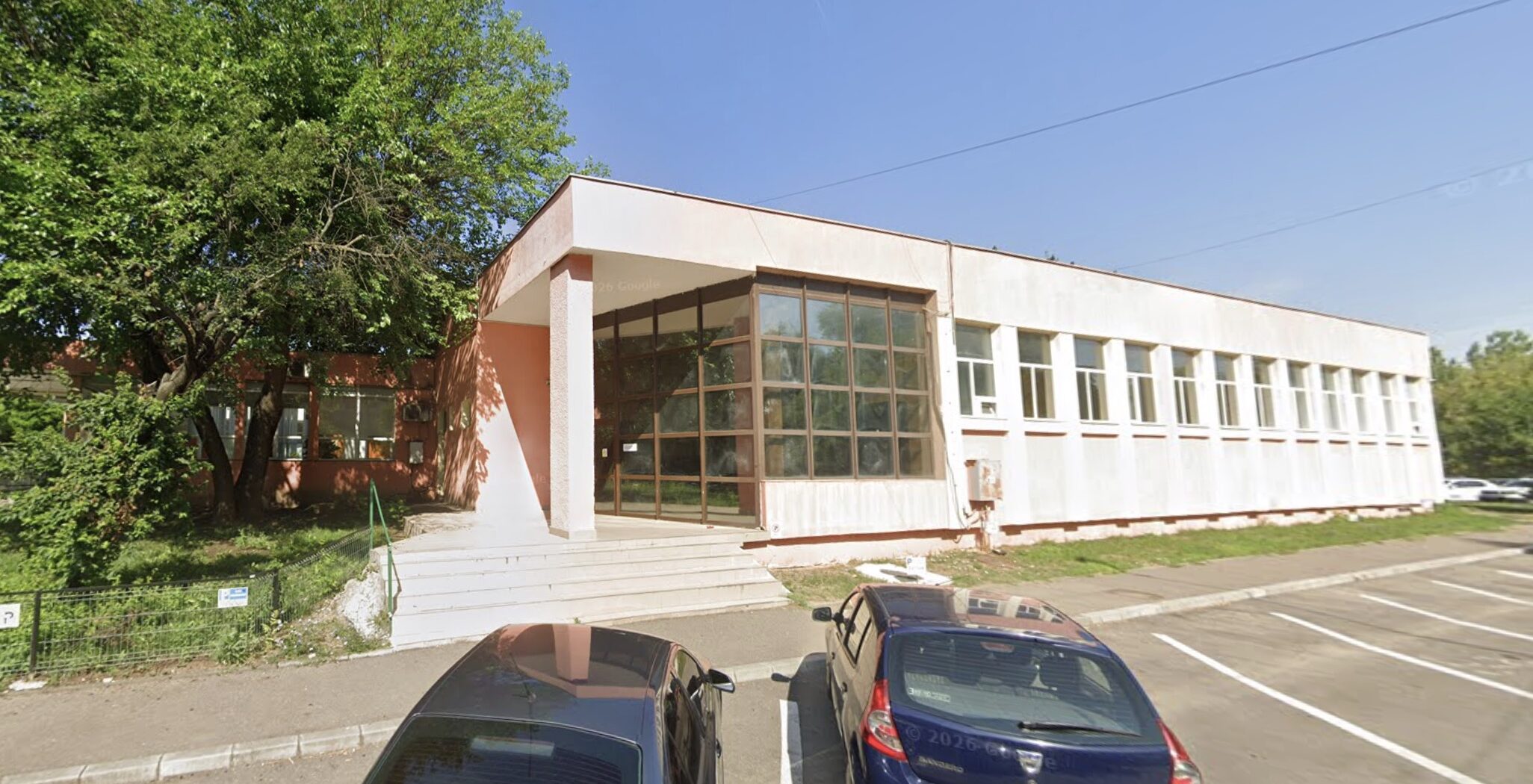 Primăria Sectorului 1 vrea să dărâme fostul sediu al Poliției Locale din Pajura 13. Localnicii se opun și cer consolidarea clădirii unde au loc antrenamente de arte marțiale