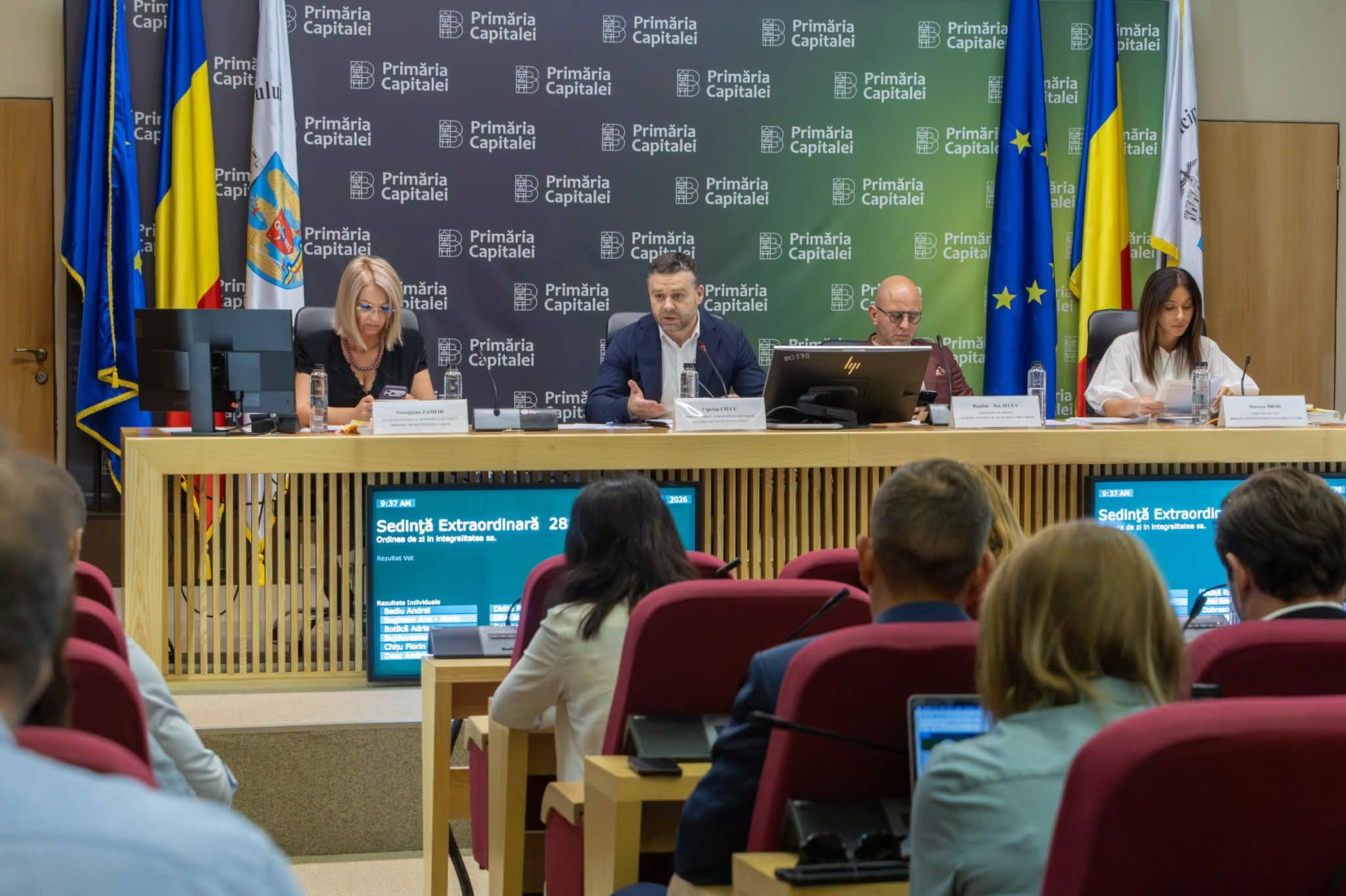 Programul de stimulente pentru adulții cu dizabilități, suspendat până în 2030. Consilierii generali s-au ascuns în spatele votului secret. Ciucu și-a asumat plata de 250 lei/lună pentru actualii beneficiari