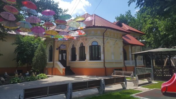 Preșcolarii de la Grădinița nr. 269, ar putea învăța încă un an „în deplasare”. Lucrările de renovare i-au forțat să se mute încă din 2019 } FOTO: Arhiva