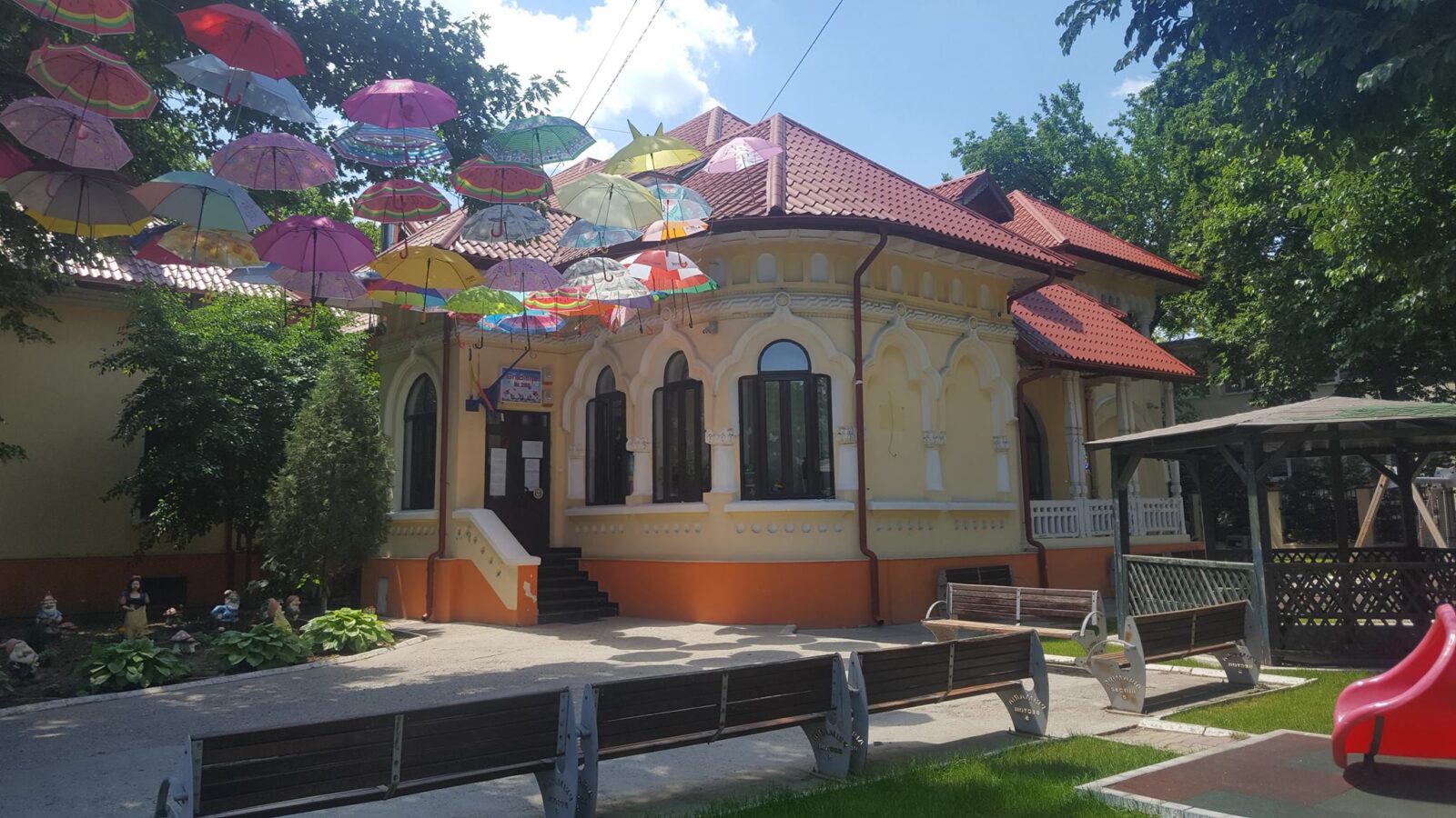 Preșcolarii de la Grădinița nr. 269, ar putea învăța încă un an „în deplasare”. Lucrările de renovare i-au forțat să se mute încă din 2019 } FOTO: Arhiva