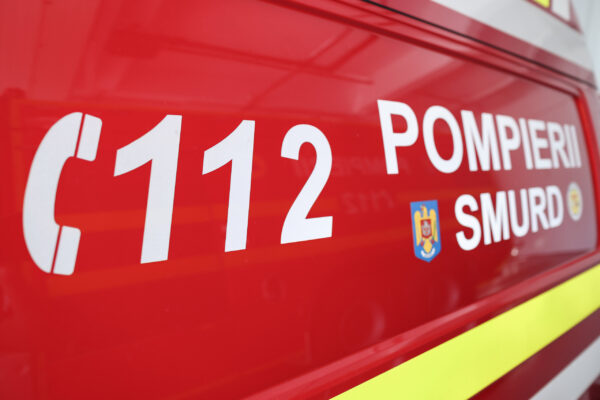 Incendiu ultimul etaj bloc din Sectorul 3