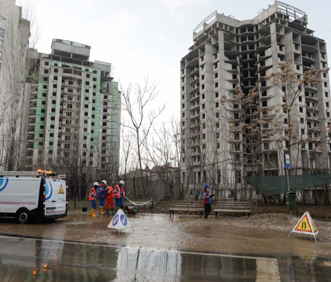 Apa Nova strânge încă un leu pe metrul cub de la bucureșteni pentru investiții anti-inundație. Ciprian Ciucu: Lucrările vor începe cel mai devreme, peste doi ani | FOTO: Inquam Photos /George Călin