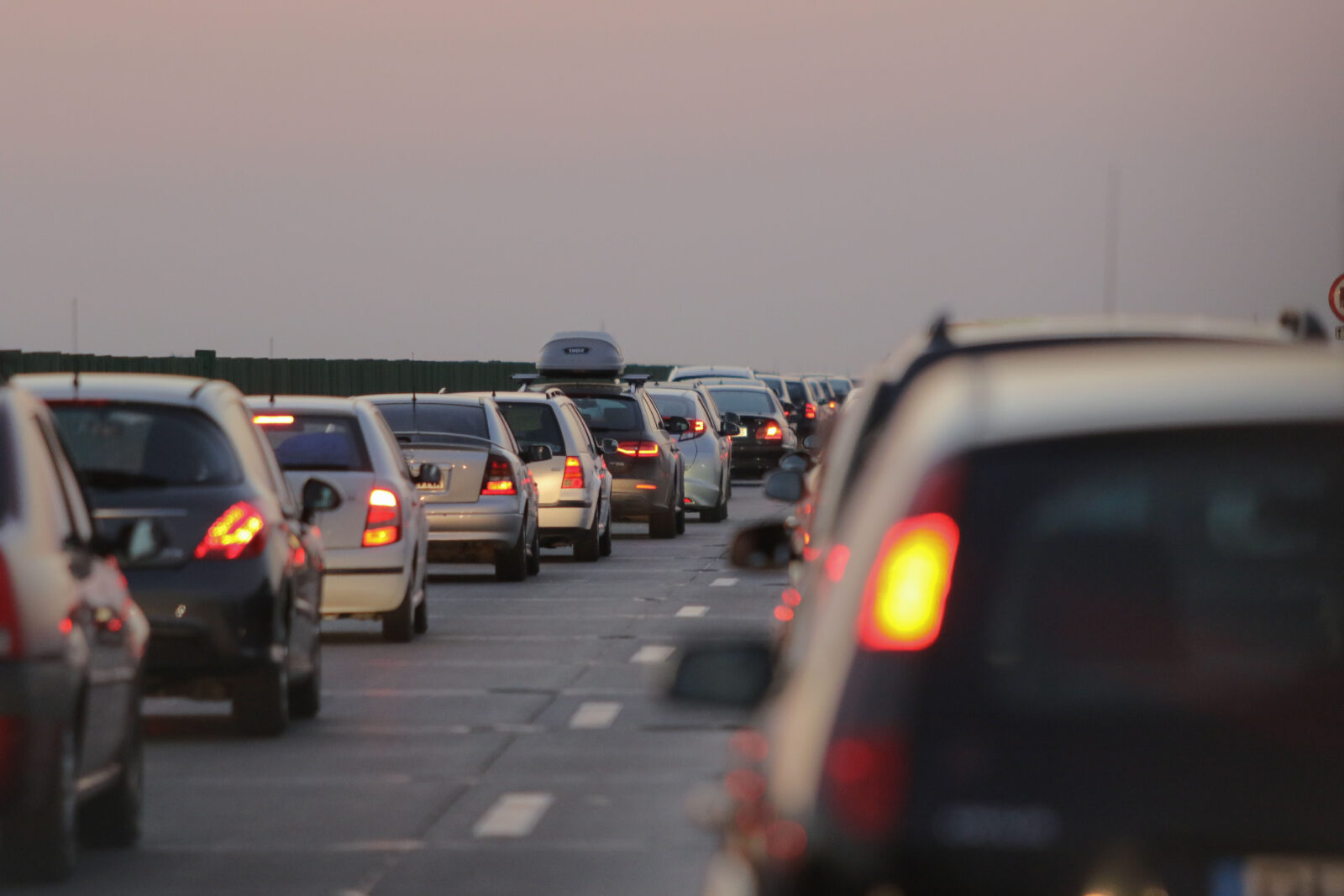 Aglomerație la întoarcerea în Capitală. Polițiștii le recomandă șoferilor mai multe rute alternative | FOTO: Inquam Photos / Alexandru Busca
