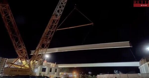 VIDEO | A fost montată ultima grindă de beton de pe Autostrada A0