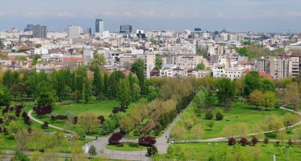 Societatea civila Parcul Izvor redenumire Parcul Nadia Comăneci