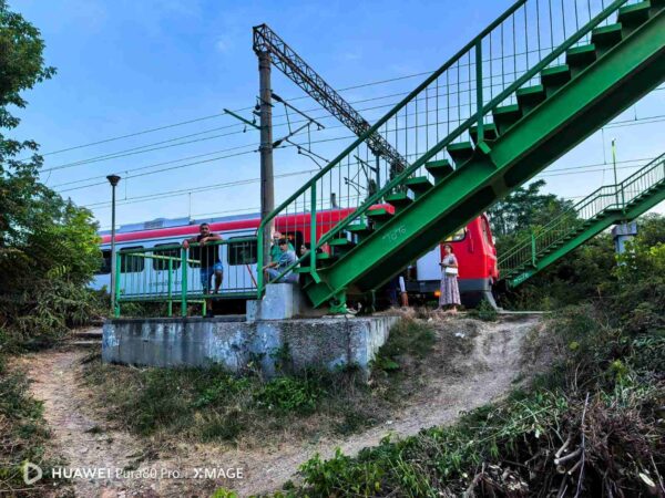 Un automotor al unui privat a luat foc la ieșirea din Capitală și a întârziat un tren CFR Călători | Club Feroviar