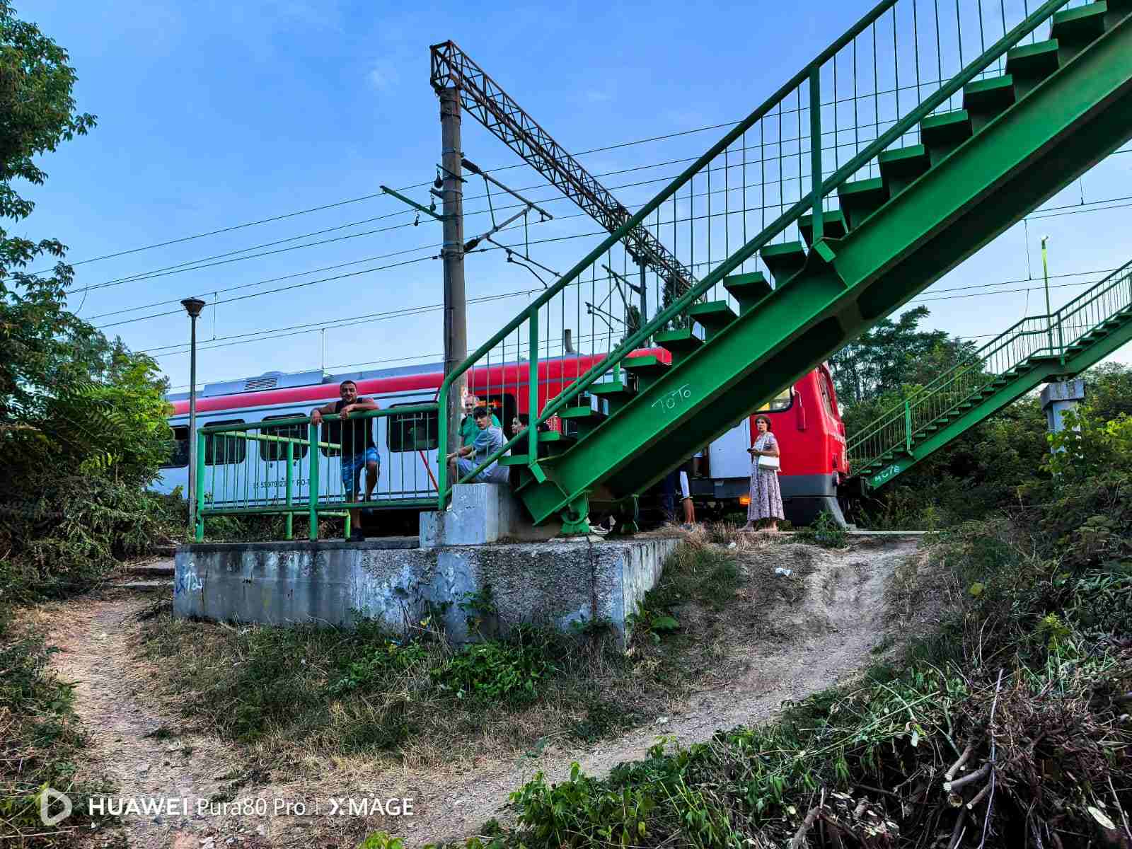 Un automotor al unui privat a luat foc la ieșirea din Capitală și a întârziat un tren CFR Călători | Club Feroviar