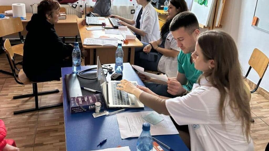 Asistenţă medicală mobilă în Sectorul 2. Se prelungeste acordul între DGASPC şi Asociaţia Caravana cu Medici. FOTO: Caravana cu Medici/ Facebook
