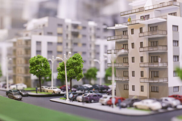Percheziții într-un dosar de înșelăciune cu apartamente din Sectorul 5. Imobilele ar fi fost vândute mai multor persoane, prejudiciu de peste 3 milioane de euro