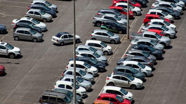 O nouă parcare publică ar putea fi realizată în Sectorul 1. Primăria vrea să cumpere un teren de 430 mp de pe strada Ialomicioarei