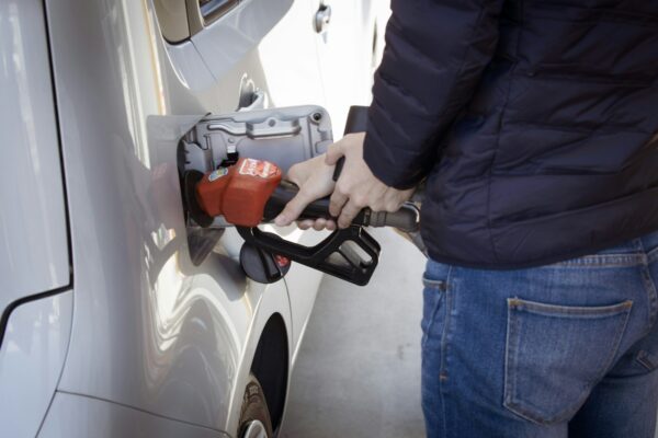 Preț Motorină | Diferență de un ban până la pragul de 11 lei la stațiile din Capitală. Benzina se apropie și ea de pragul de 10 lei | FOTO: Unsplash.com