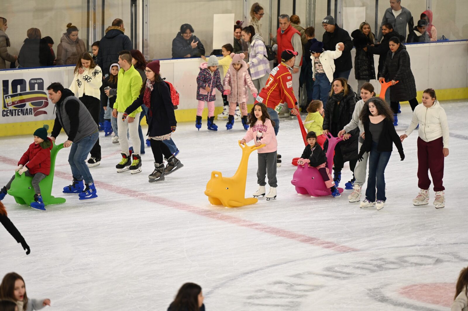 Primăria Sectorului 4 organizează o seară de patinaj pe Berceni Arena. Evenimentul va avea loc la finalul lunii | FOTO: berceniarena.ro