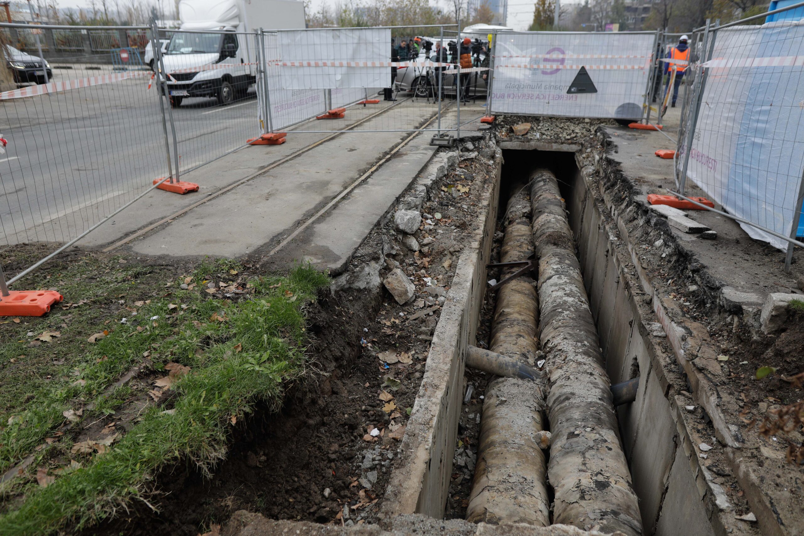 Bucureștiul rămâne „spart” cu șantiere majore încă doi ani. Ciucu: „Nu mă înjură lumea pe stradă. Vor mai fi șantiere noi, urmează lucrări de pietonalizare”