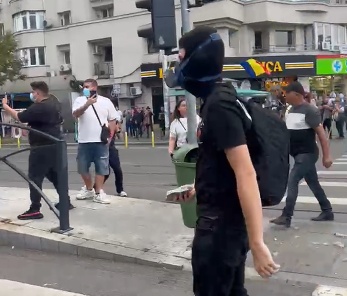 Prefectul Capitalei acuză premeditarea violențelor din Piața Victoriei