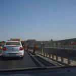 Soluție „de compromis”. Primarul din comuna Berceni nu a primit asfaltarea drumului agricol propus. Au început lucrările la pasajul peste Autostrada A0 | FOTO: Alexandru Stan