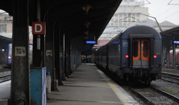 CFR Călători modifică circulația a șapte trenuri cu opriri în Gara de Nord din cauza unor lucrări la gara din Târgu Jiu FOTO: Inquam Photos / George Calin