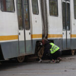 Liniile 1 și 4 circulă deviat după ce un tramvai a deraiat la Șura Mare. O altă linie de troleibuz circulă deviată din cauza unui accident rutier | FOTO: Inquam Photos /George Călin