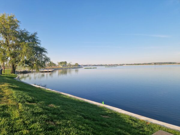A început West Side Sunset Fest. Care este programul evenimentului de pe Insula Lacul Morii