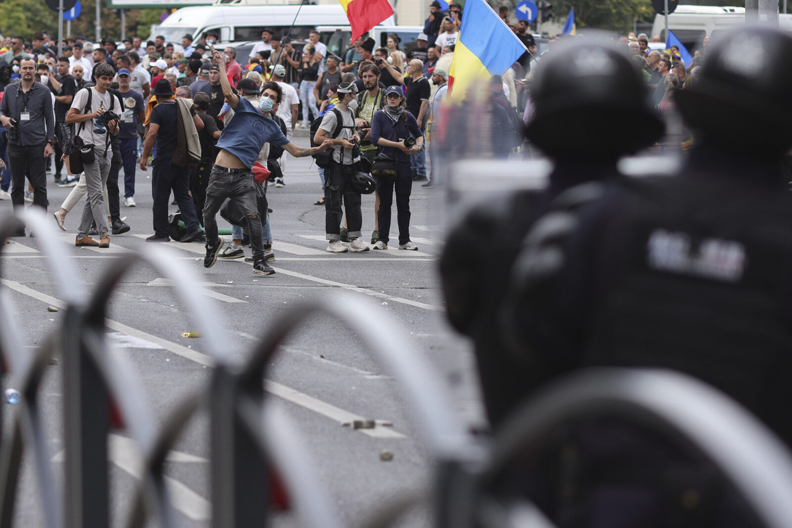 Violențele din Piața Victoriei. Mai mulți jurnaliști, agresați în timpul protestului din centrul Capitalei