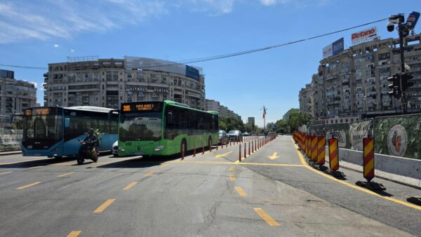 S-au ridicat restricțiile din Piața Unirii. Ce se întâmplă cu fântânile și parcul din centrul Bucureștiului după lucrările la planșeu