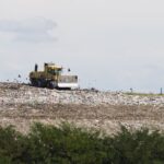 Petiție pentru închiderea gropii de gunoi Vidra, după mirosurile insuportabile din sudul Capitalei. Se cere și extinderea rețelei de monitorizarea a calității aerului în Sectorul 4