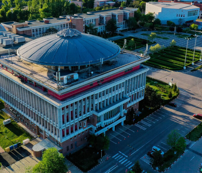 Manifest | Generația Z pășește pentru prima dată în băncile facultății. Ce așteptări au proaspeții studenți și ce sfaturi le oferă celor care îi vor urma anul viitor | FOTO: Arhiva