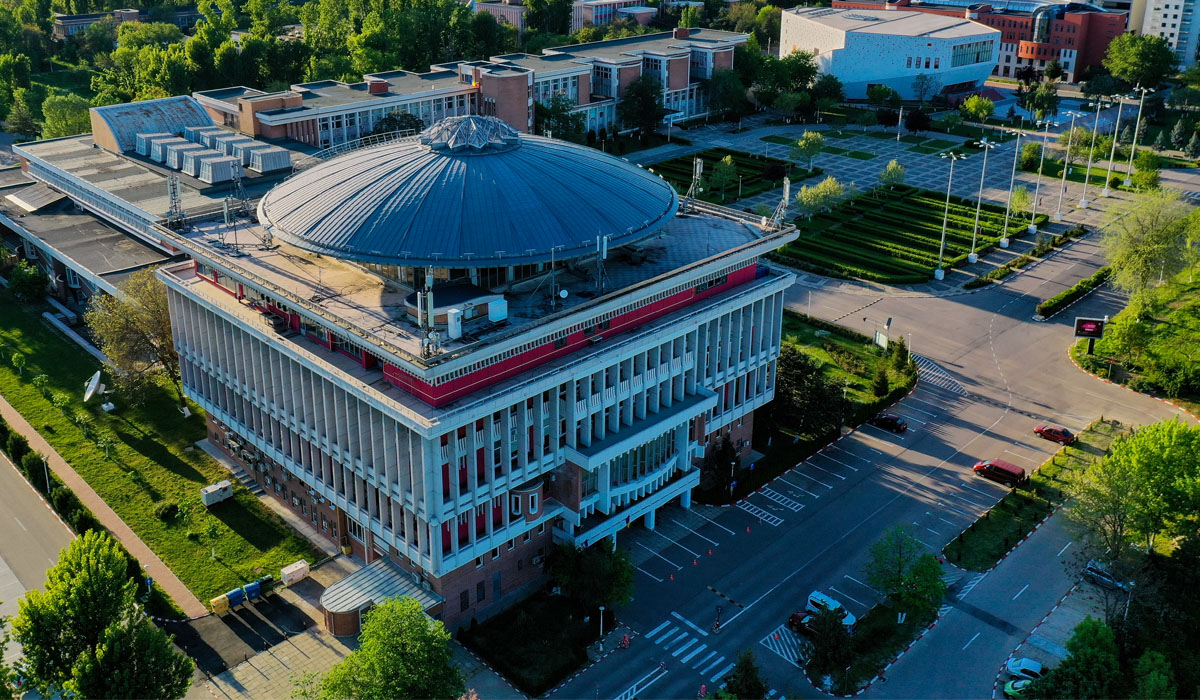 Manifest | Generația Z pășește pentru prima dată în băncile facultății. Ce așteptări au proaspeții studenți și ce sfaturi le oferă celor care îi vor urma anul viitor | FOTO: Arhiva