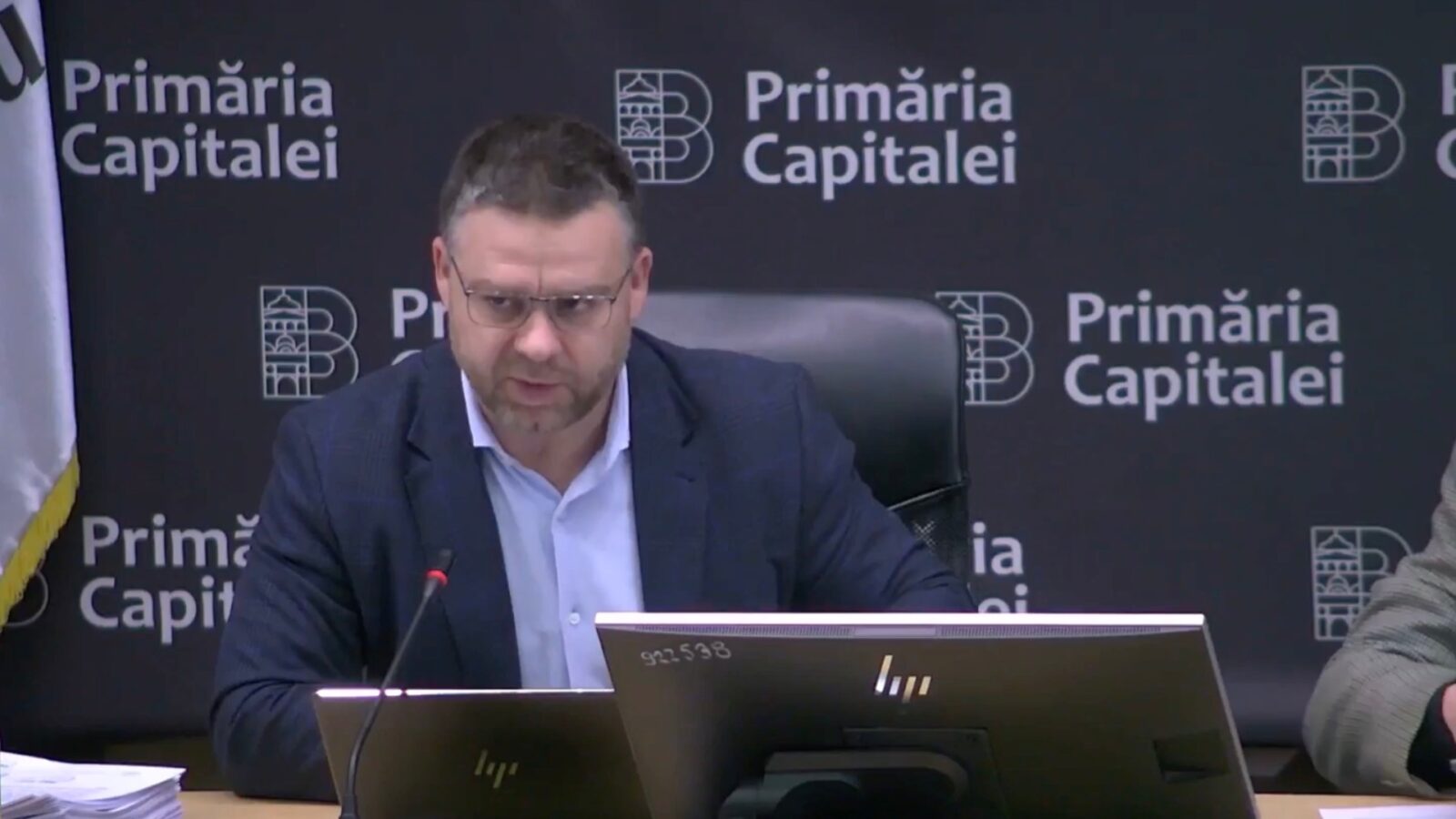 Ciucu renunță la regulamentul ce interzice aprovizionarea și curieratul în orele de vârf. Proiectul a fost retras de pe ordinea de zi a CGMB