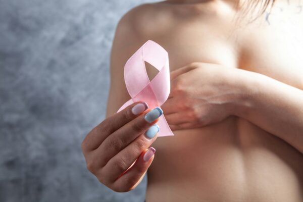 Primăria Sectorului 6 va derula o campanie de screening și conștientizare a cancerului de sân. Proiectul așteaptă votul consilierilor locali | FOTO: Unsplash