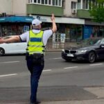 Plan de fluidizare a traficului din București, în prima zi de școală: Polițiștii dirijează circulația în intersecțiile aglomerate din oraș