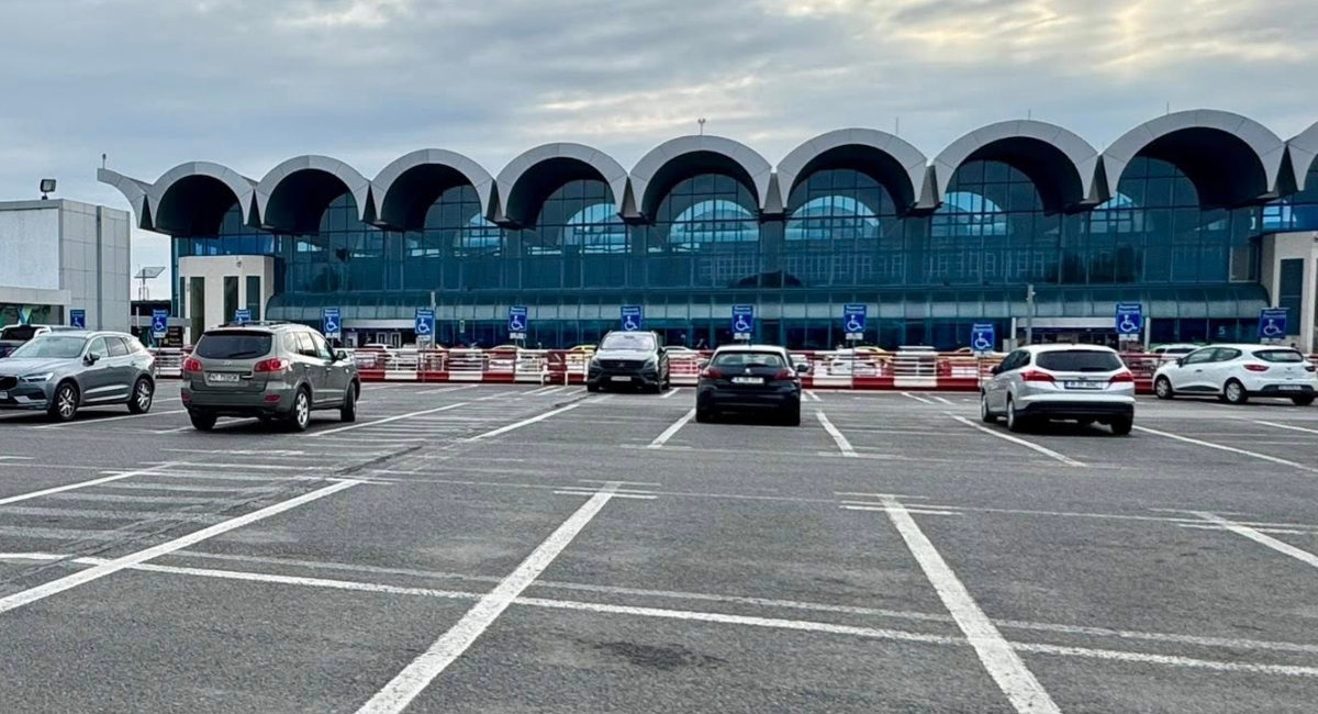 Bani confiscați, înlocuiți cu hârtie la Aeroportul Otopeni. Aproape 700.000 de euro au dispărut fără urmă