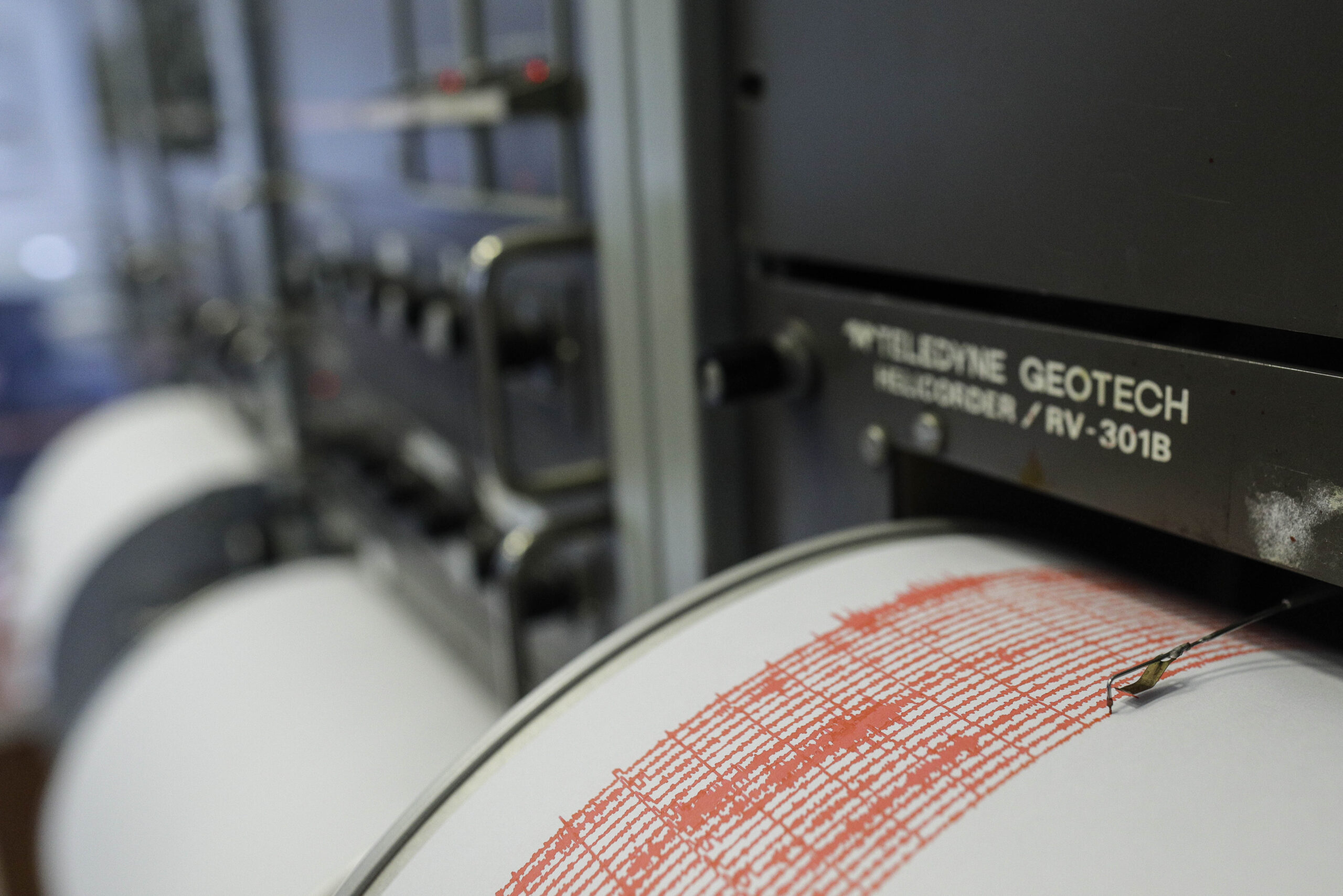 Cutremur de 4.8, produs în Vrancea. Seismul s-a resimțit și la București. Pompierii fac verificări în Centrul Vechi
