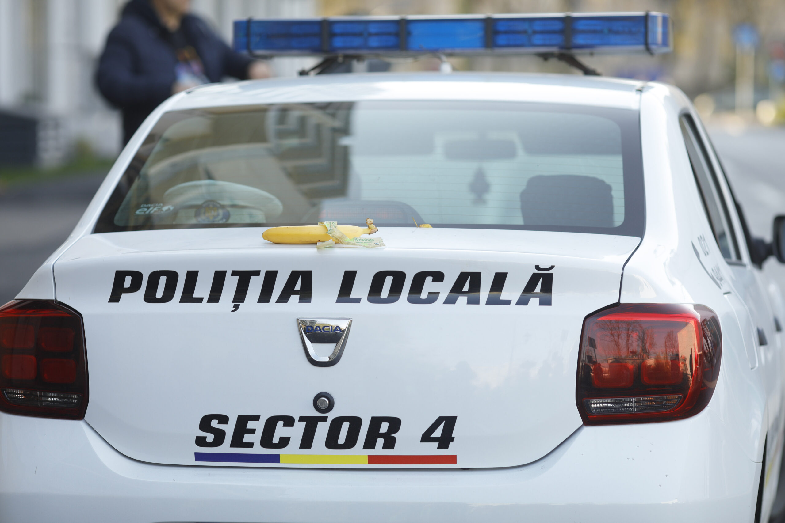 Primăria Sectorului 4 vrea să transfere 15 mașini ale Poliției Locale la Totul Verde. Autoturismele valorează sub 70.000 de euro