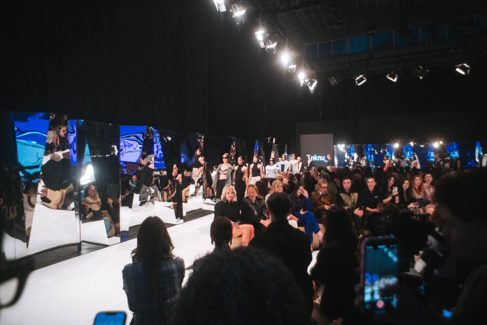 Număr record de designeri la Romanian Fashion Week 2026, din generații și curente diferite