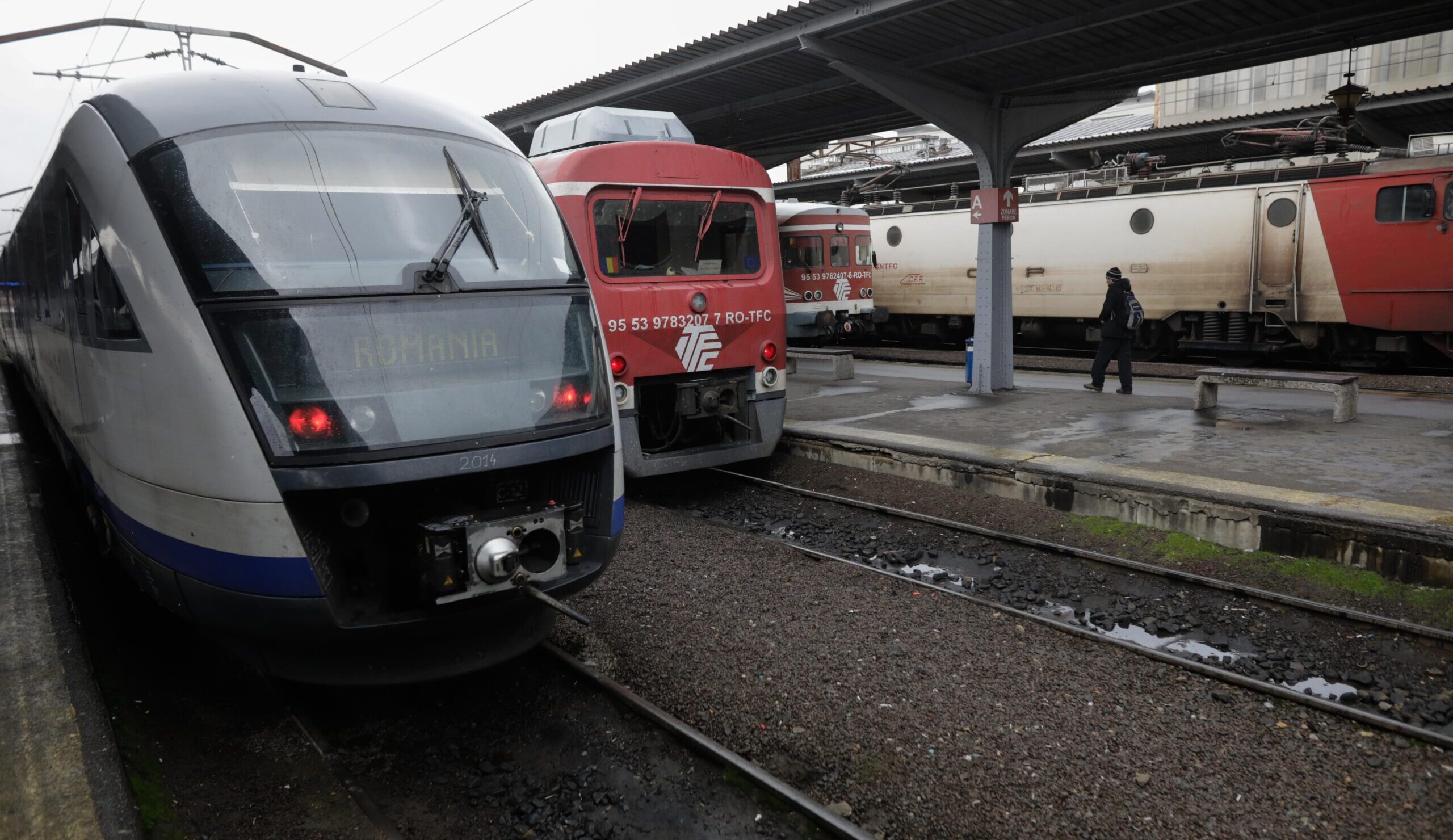 CFR Călători trece la ora de iarnă, duminică. Cum va fi afectată circulația trenurilor din Gara de Nord