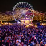 Primăria Capitalei începe amenajarea târgului de Crăciun din Piața Constituției. Când se deschide și ce atracții îi vor aștepta pe vizitatori
