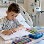 „Școala din spital” în zece unități medicale, din Capitală. Copiii internați își pot continua studiile. FOTO: viata-medicala.ro