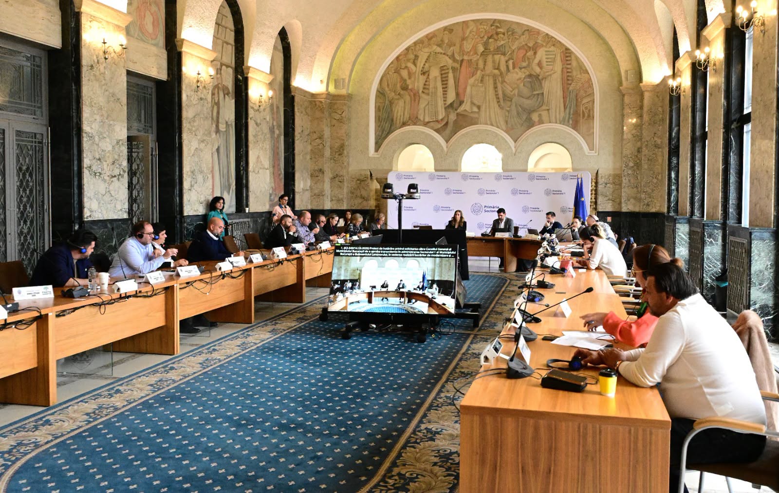 Taxa de salubritate pentru cetățenii din Sectorul 1 a fost redusă la jumătate. Primăria a propus 22 de lei pe lună, apoi tot primăria s-a angajat să subvenționeze 50% din preț
